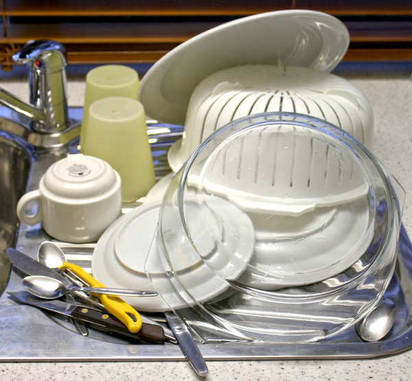 شستشوي ظروف آشپزخانه